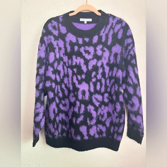 Rebecca Minkoff Purple and Black Gordon Leopard Print Crewneck Fuzzy Sweater M - Picture 4 of 9